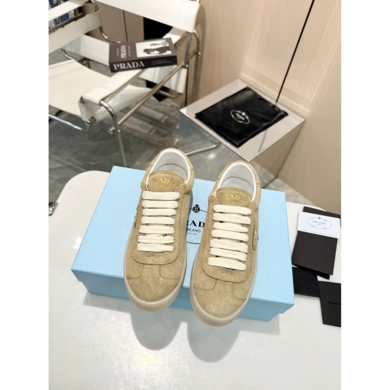 Pra*a casual shoes